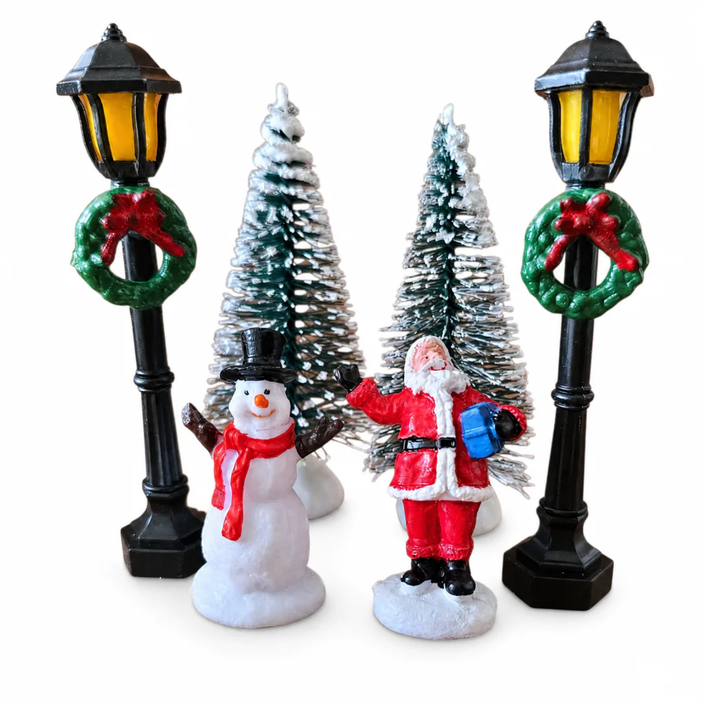 Vánoční miniaturní dekorace – Santa se sněhulákem